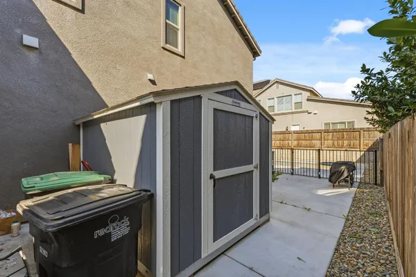 $869,900 | 785 Ponderosa Way, Madera, CA 93636