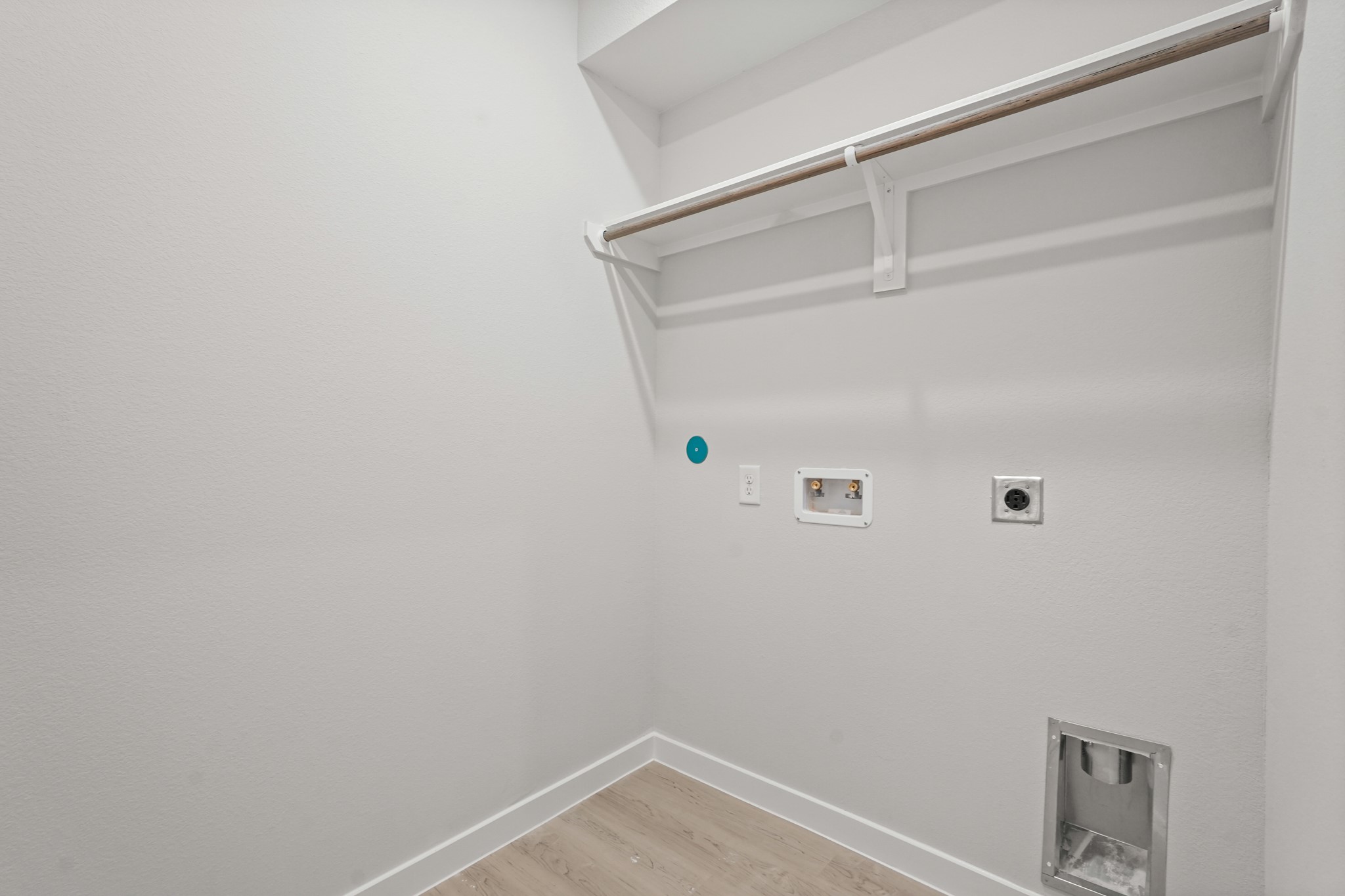 217 Spring Drive Hockley, TX 77447 - Photo 10 of 27 a view of small space
