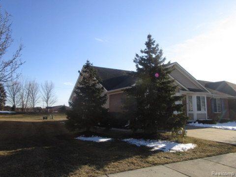 26060 Mariners Point New Baltimore, MI 48051 - Photo 2 of 8
