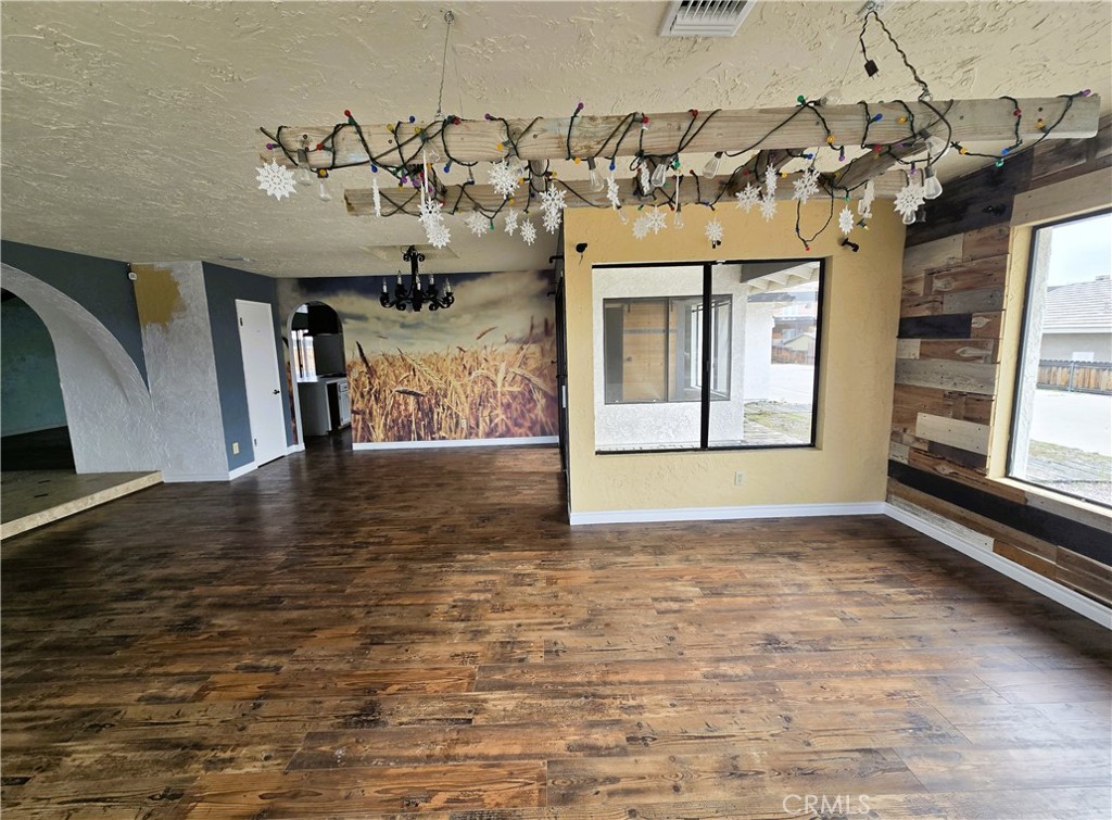 13809 Titonka Road Apple Valley, CA 92307 - Photo 4 of 28