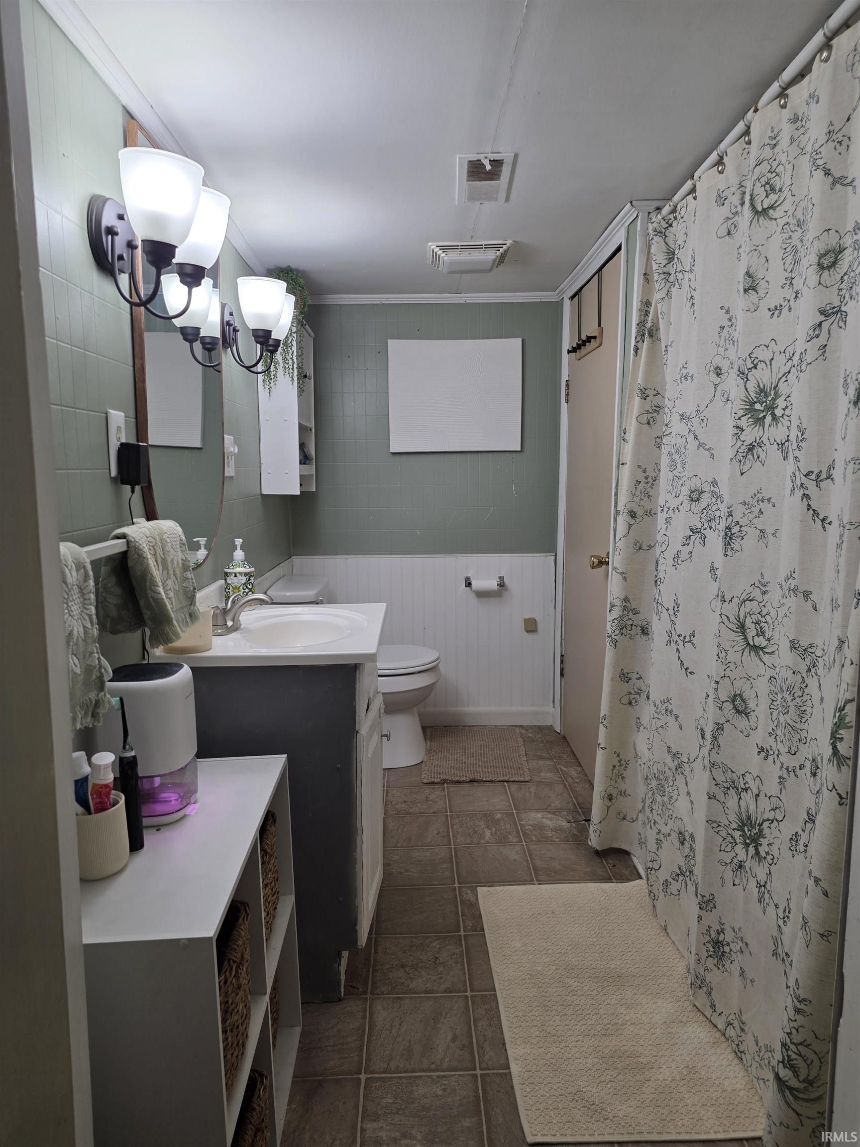 322 West North Street Windfall, IN 46076 - Photo 9 of 13