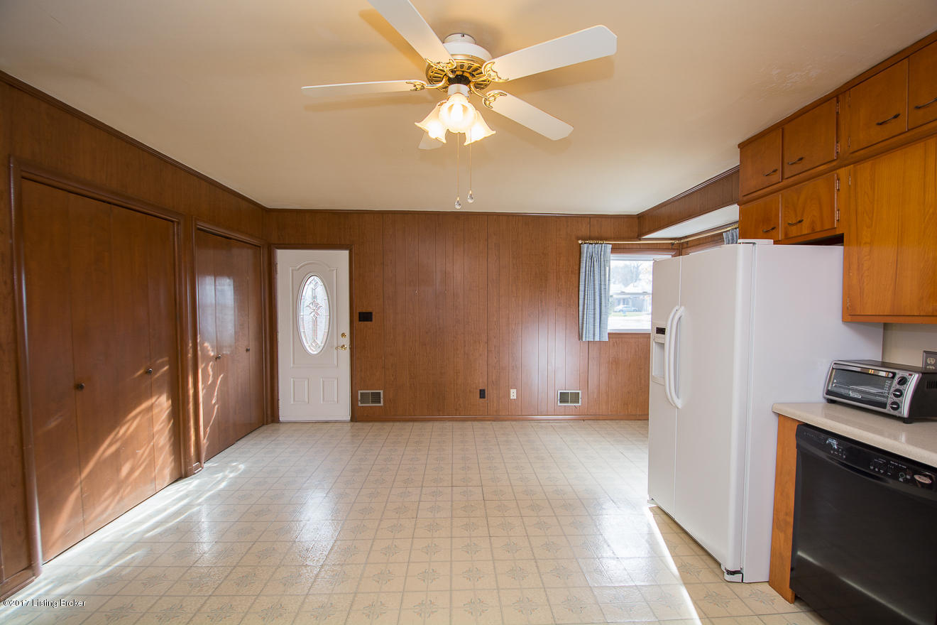 3739 Rouge Way Louisville, KY 40218 - Photo 17 of 40 Eat-In Kitchen