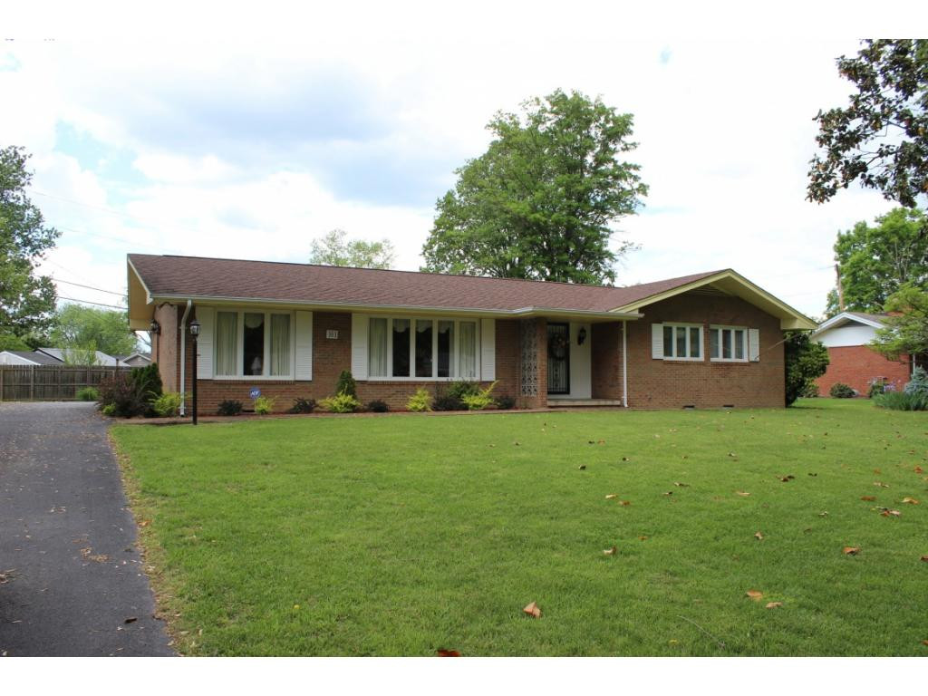 404 High Ridge Road Kingsport, TN 37660 - Photo 2 of 36 Photo 2