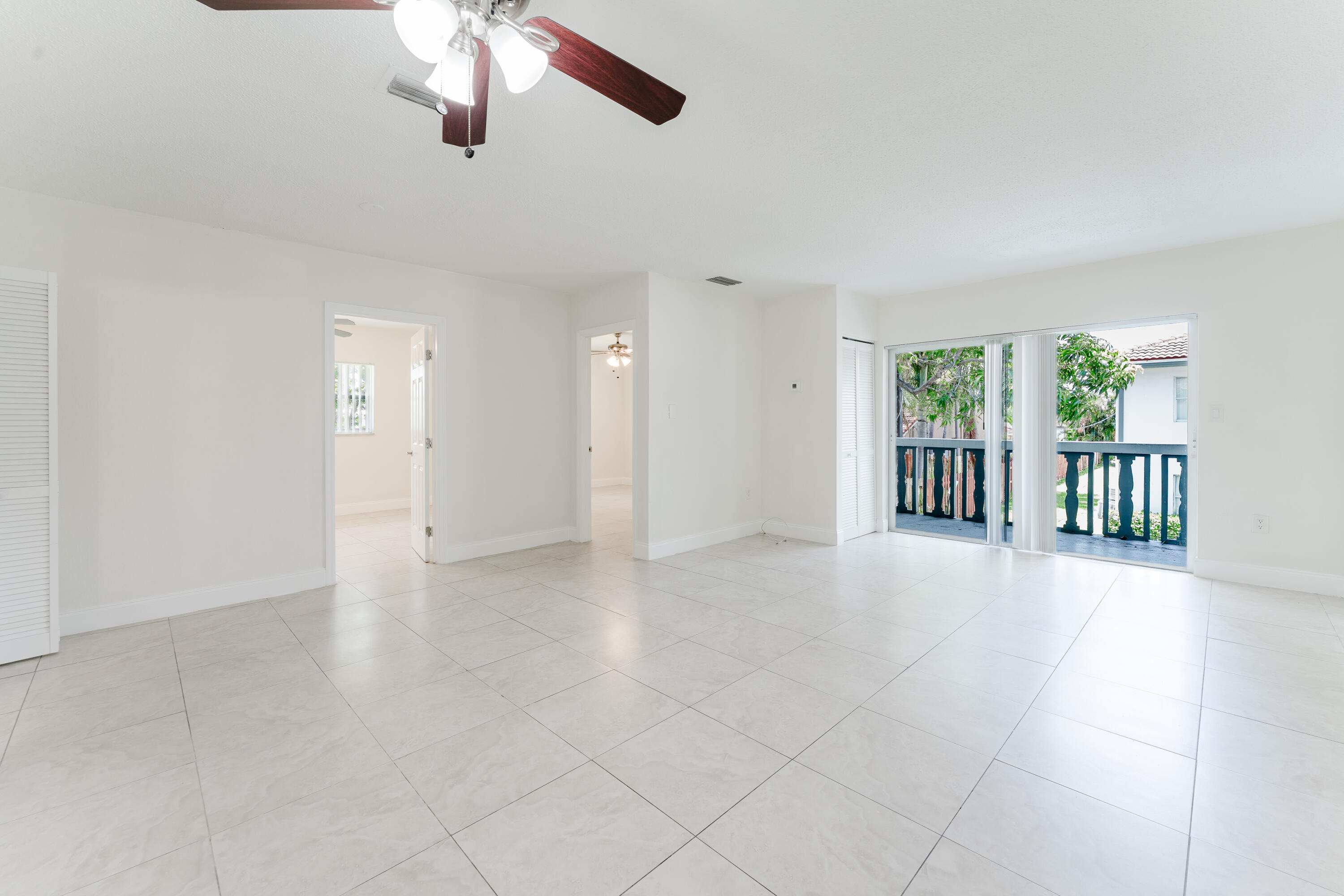 201 Southwest 7th Street Boca Raton, FL 33432 - Photo 5 of 26 GT (2 of 28)