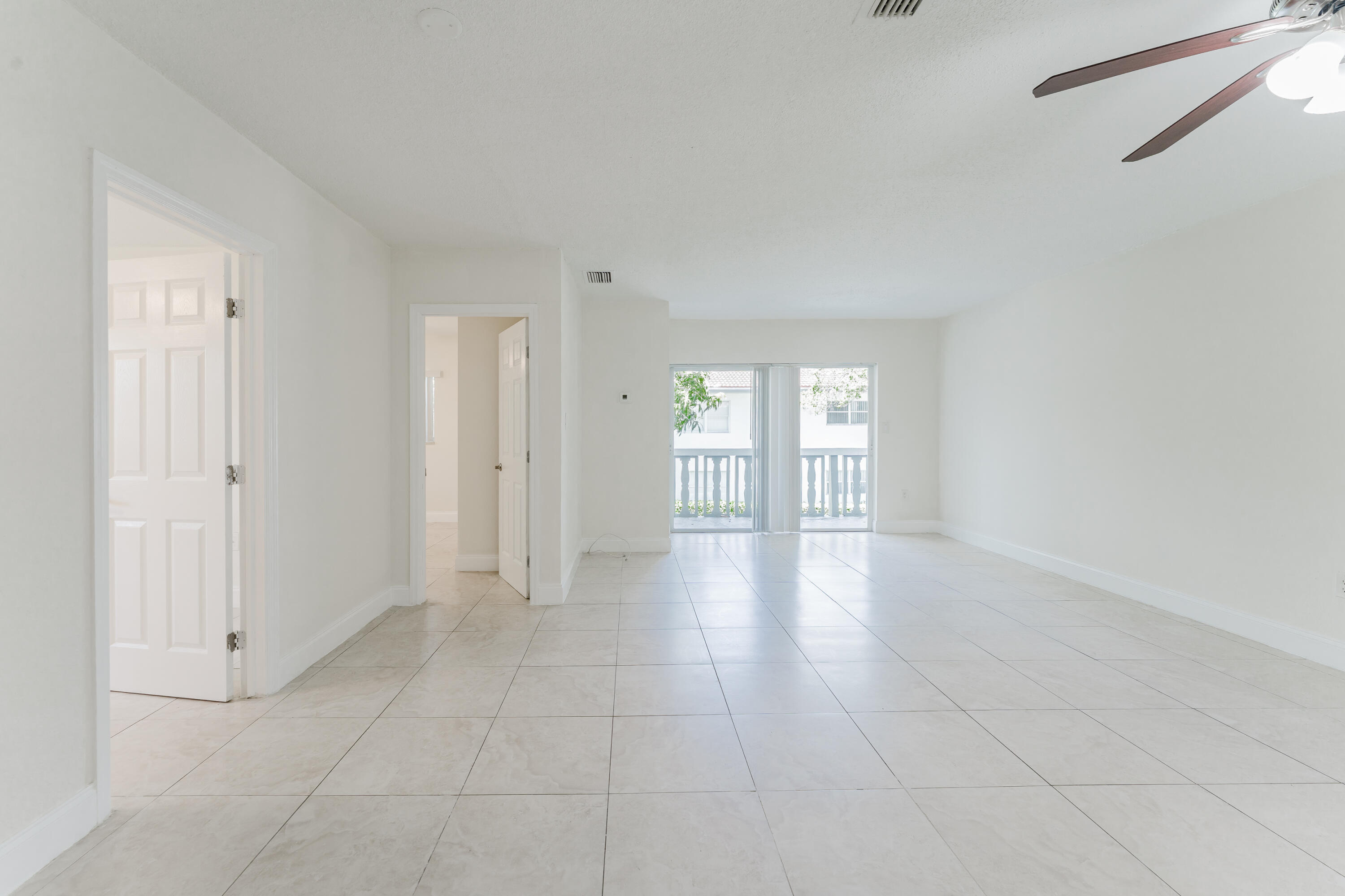 201 Southwest 7th Street Boca Raton, FL 33432 - Photo 6 of 26 GT (3 of 28)