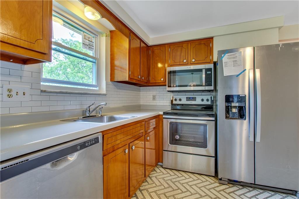 219 Rush Valley Road Monroeville, PA 15146 - Photo 5 of 25 Gallery Image 5