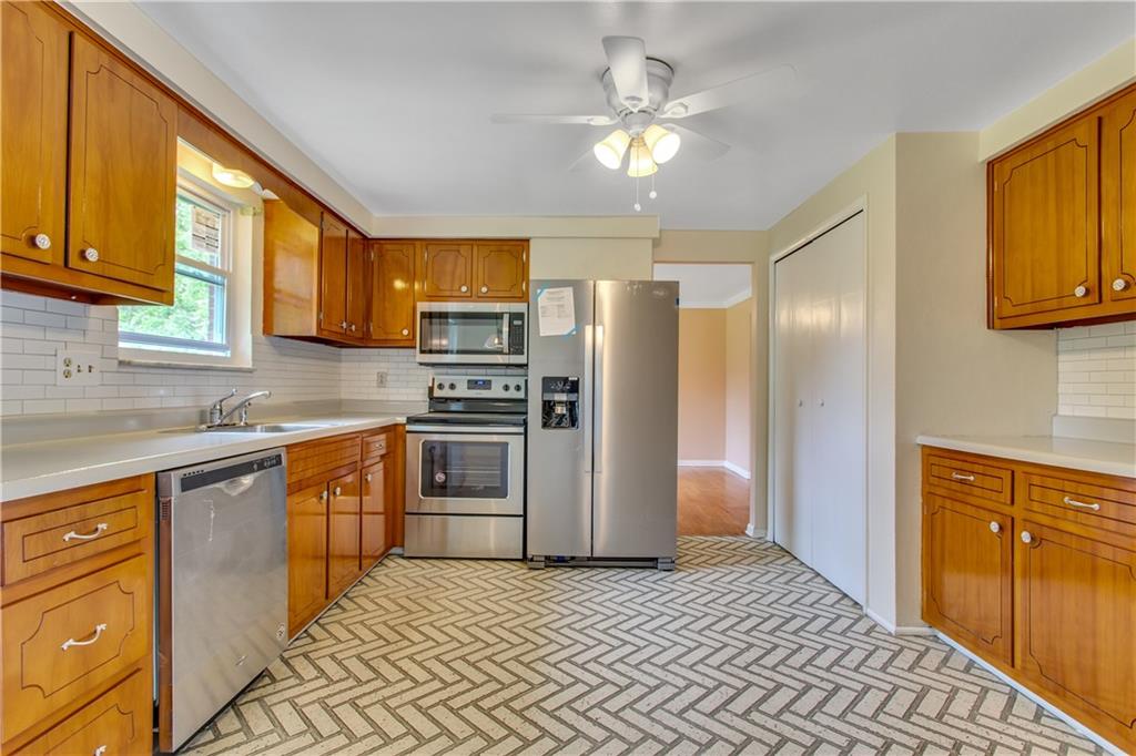219 Rush Valley Road Monroeville, PA 15146 - Photo 6 of 25 Gallery Image 6