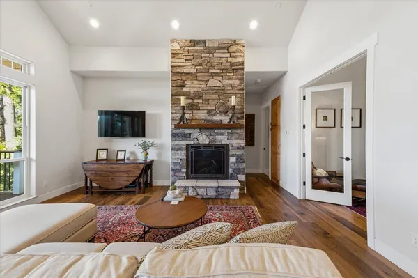 $1,200,000 | 11198 Pittsburg Mine Road, Nevada City, CA 95959