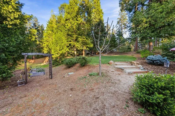 $1,200,000 | 11198 Pittsburg Mine Road, Nevada City, CA 95959