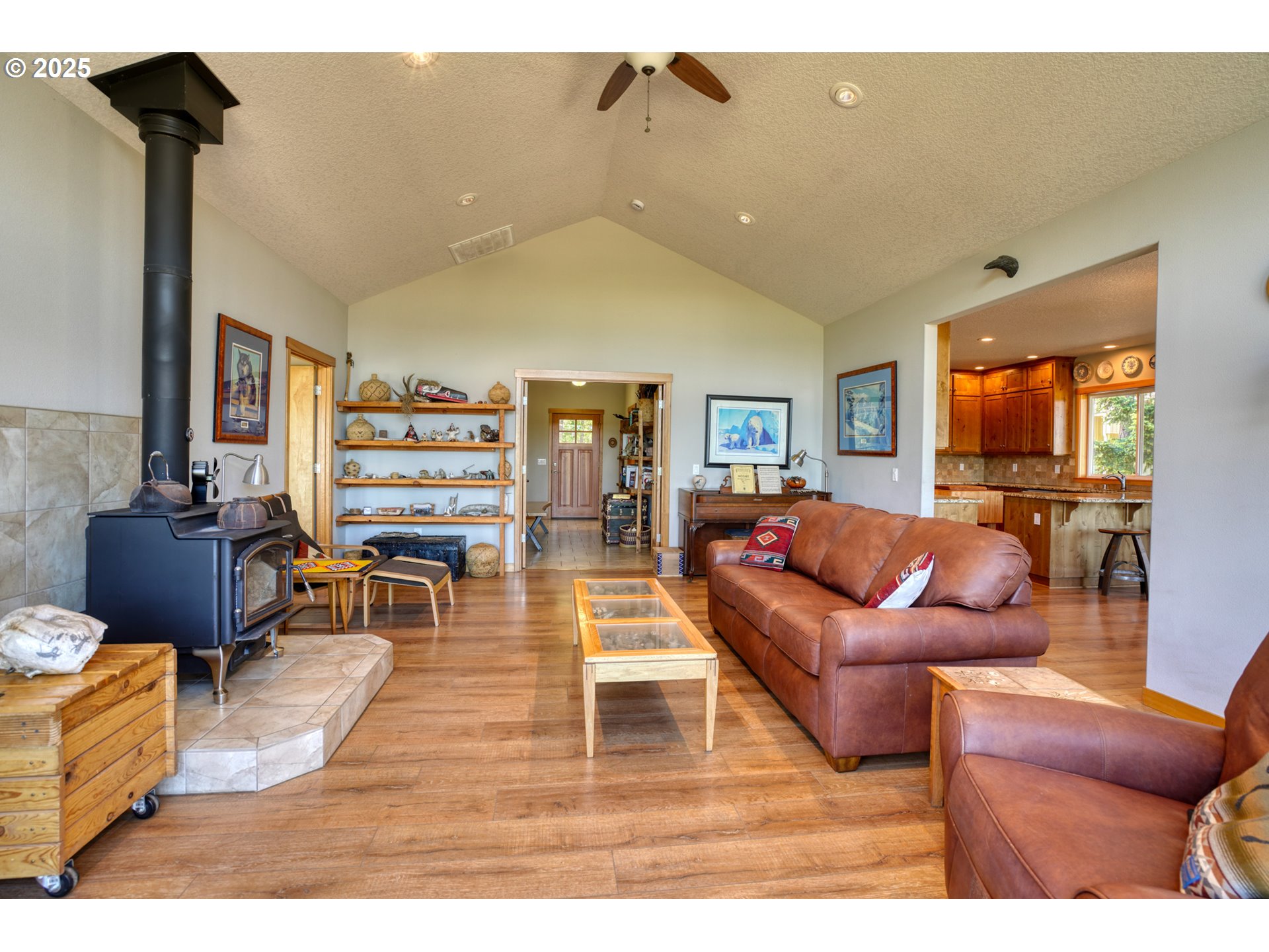 12 Keystone Drive Goldendale, WA 98620 - Photo 25 of 48 a living room with furniture and a flat screen tv