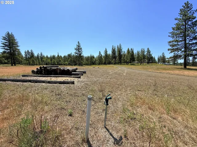a view of a outdoor space