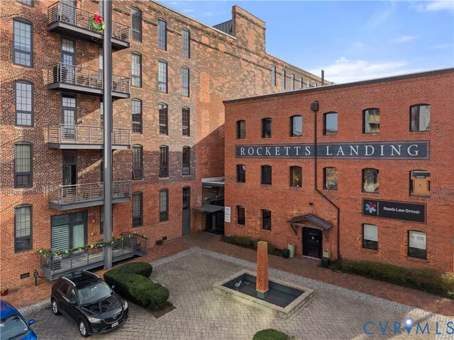 a picture of a city view