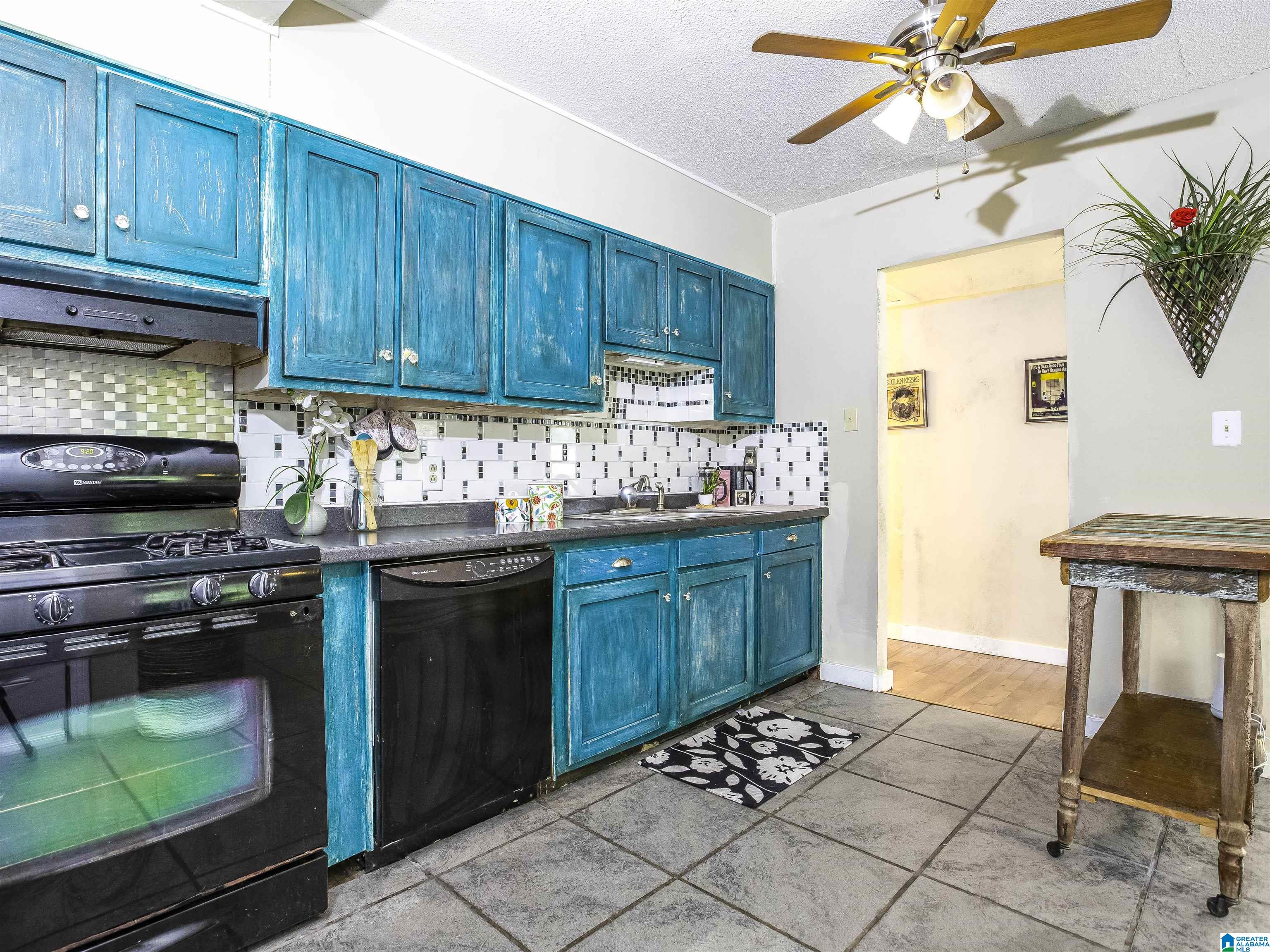 932 8th Street Pleasant Grove, AL 35127 - Photo 2 of 20