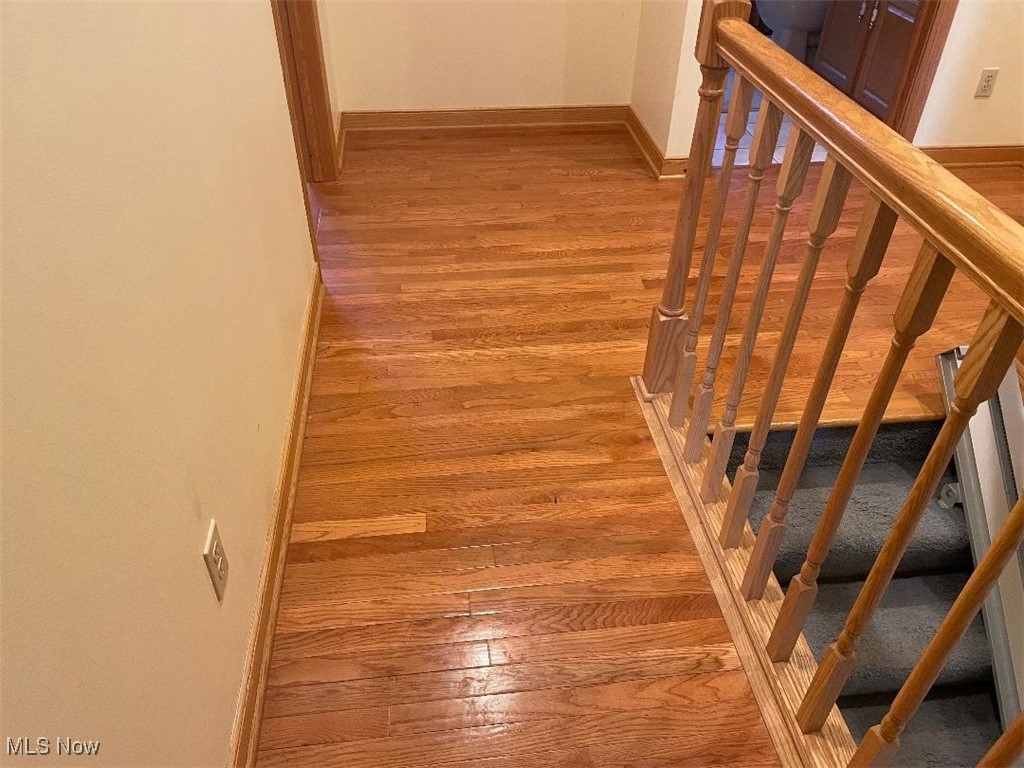 3400 Maple Ridge Drive Hubbard, OH 44425 - Photo 20 of 27 Hall way upstairs