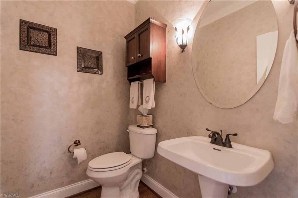 203 Jordan Ridge Way Jamestown, NC 27282 - Photo 7 of 38 Gallery Image 7