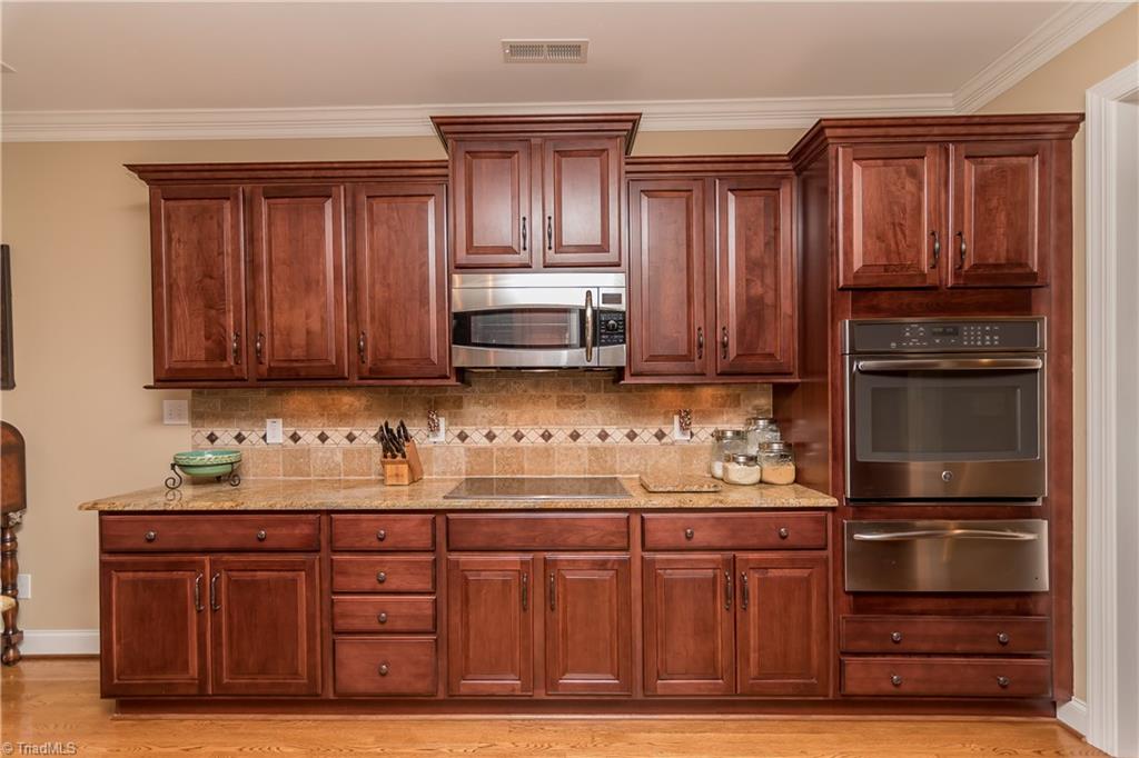 203 Jordan Ridge Way Jamestown, NC 27282 - Photo 9 of 38 Gallery Image 9