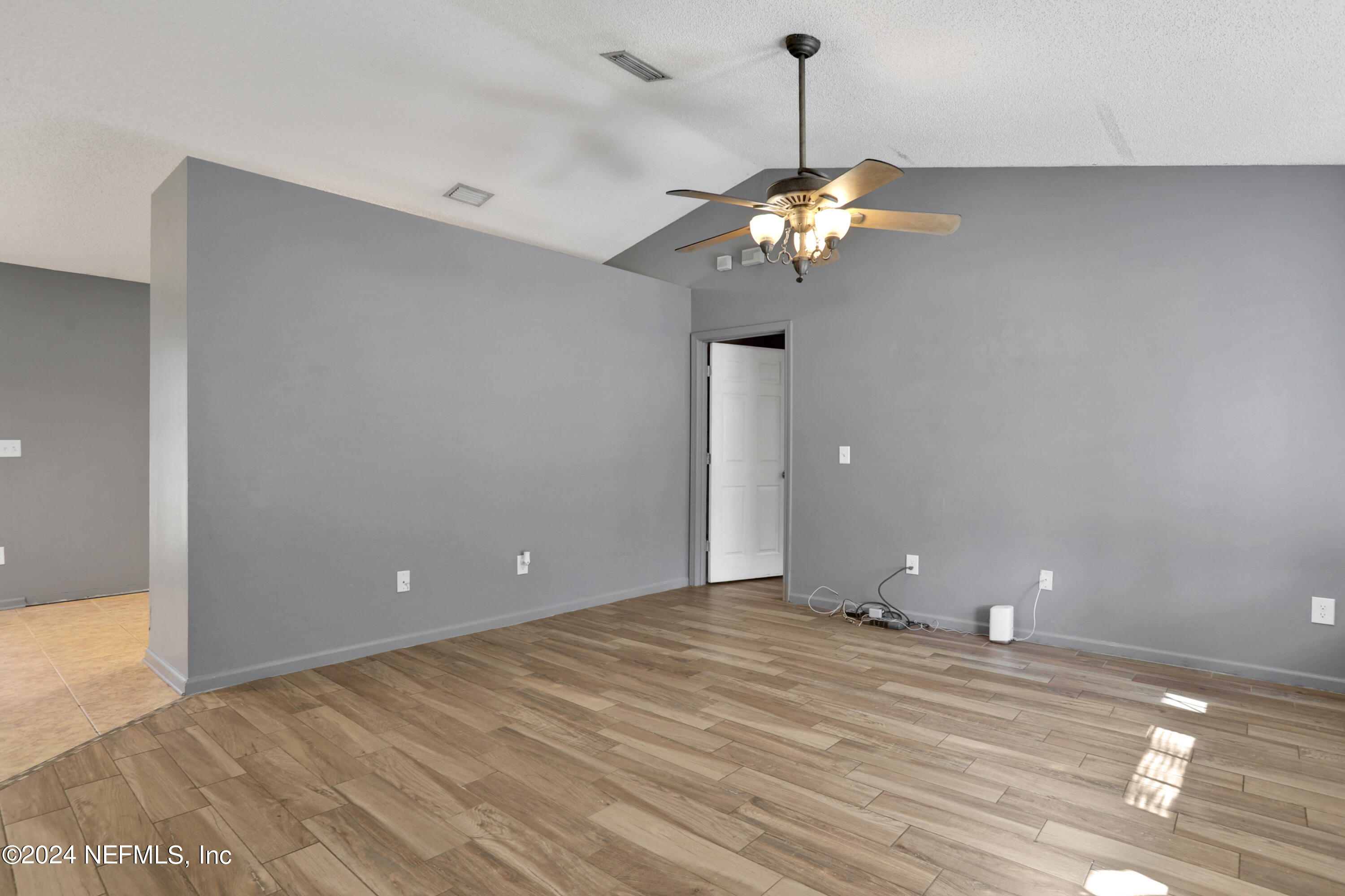 2827 Eagle Point Road Middleburg, FL 32068 - Photo 5 of 29 04 Living Room
