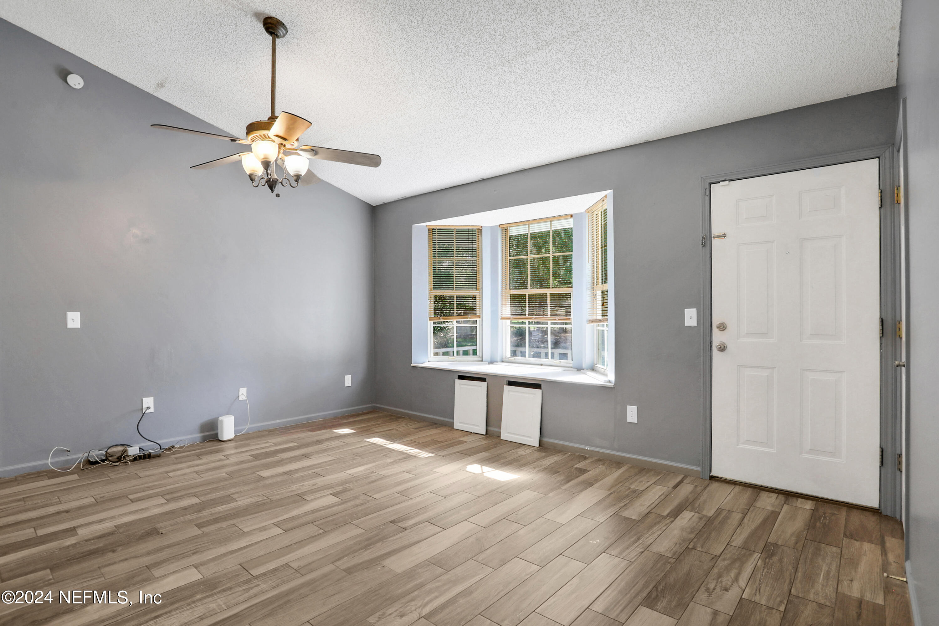 2827 Eagle Point Road Middleburg, FL 32068 - Photo 9 of 29 08 Living Room