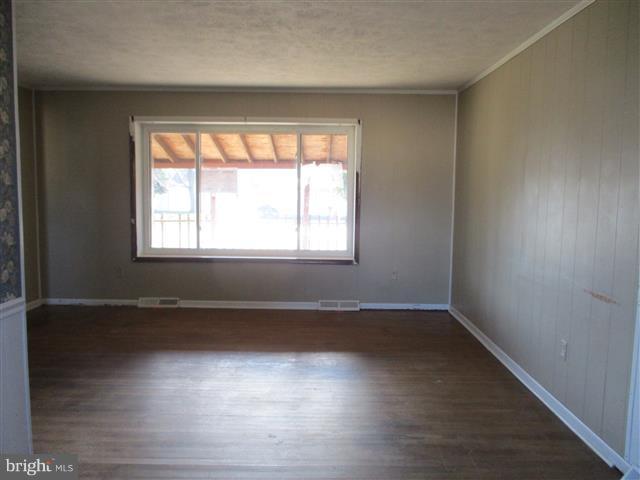 16 Compression Court Baltimore, MD 21220 - Photo 8 of 25 Dining Room