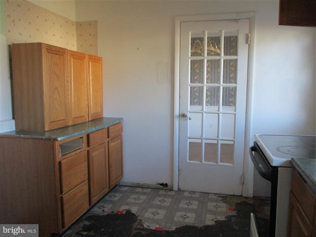 16 Compression Court Baltimore, MD 21220 - Photo 9 of 25 Kitchen