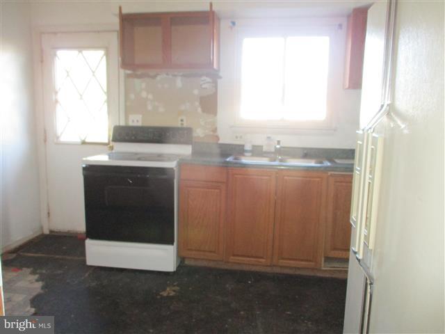 16 Compression Court Baltimore, MD 21220 - Photo 10 of 25 Kitchen