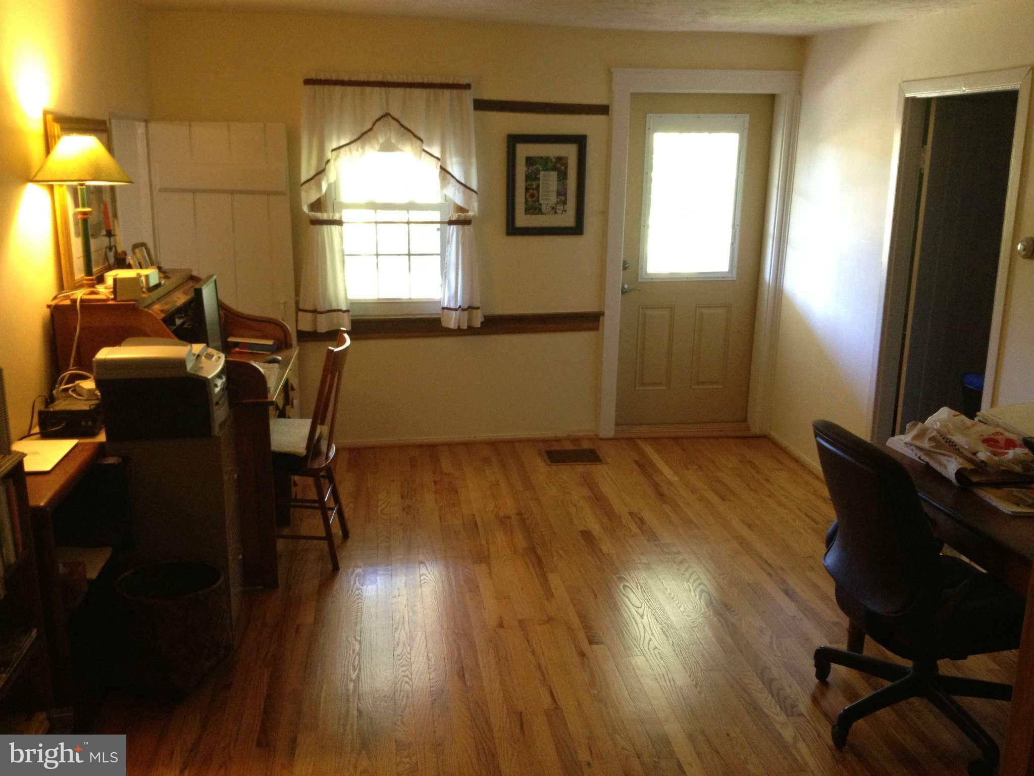 9130 Rocky Ridge Road Rocky Ridge, MD 21778 - Photo 7 of 28 Living Room