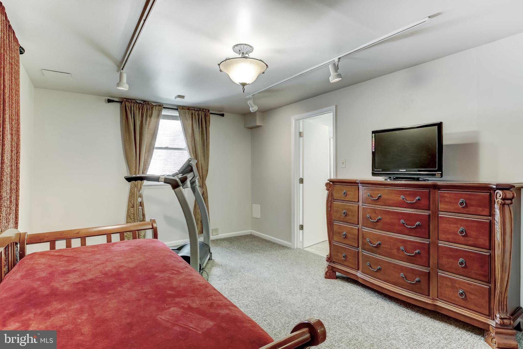 2211 Midridge Road Lutherville-Timonium, MD 21093 - Photo 48 of 57