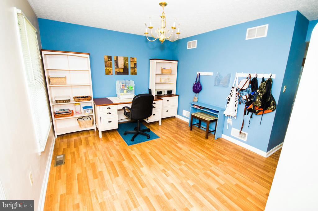 329 Cougill Road Middletown, VA 22645 - Photo 2 of 19 Interior (General)