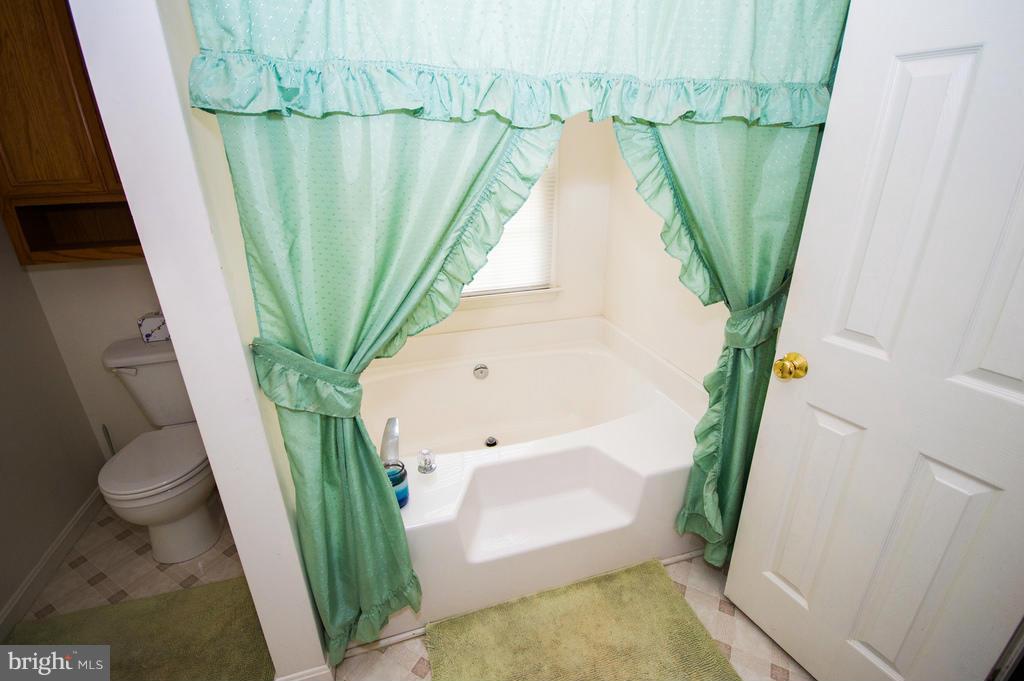 329 Cougill Road Middletown, VA 22645 - Photo 13 of 19 Bath