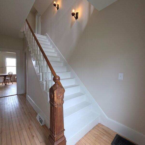 866 Main Street Lincoln, ME 04457 - Photo 21 of 69 2nd Floor Hallway