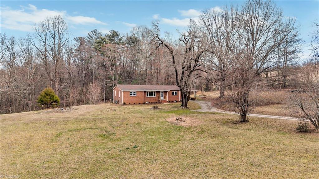 286 Pike Road Moravian Falls, NC 28654 - Photo 3 of 38