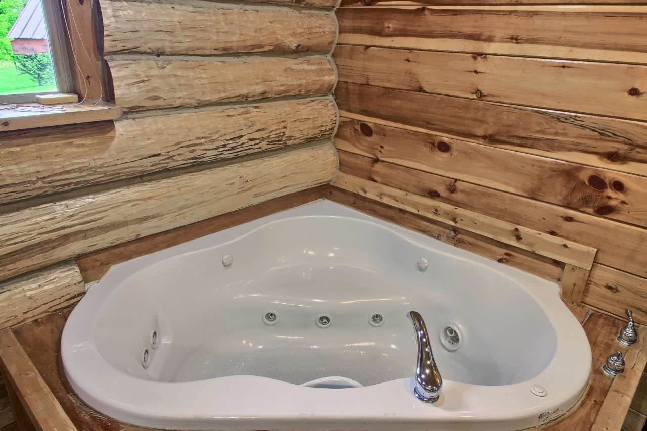 2375 Carroll Road Traverse City, MI 49686 - Photo 23 of 35 1854005-22.JPG