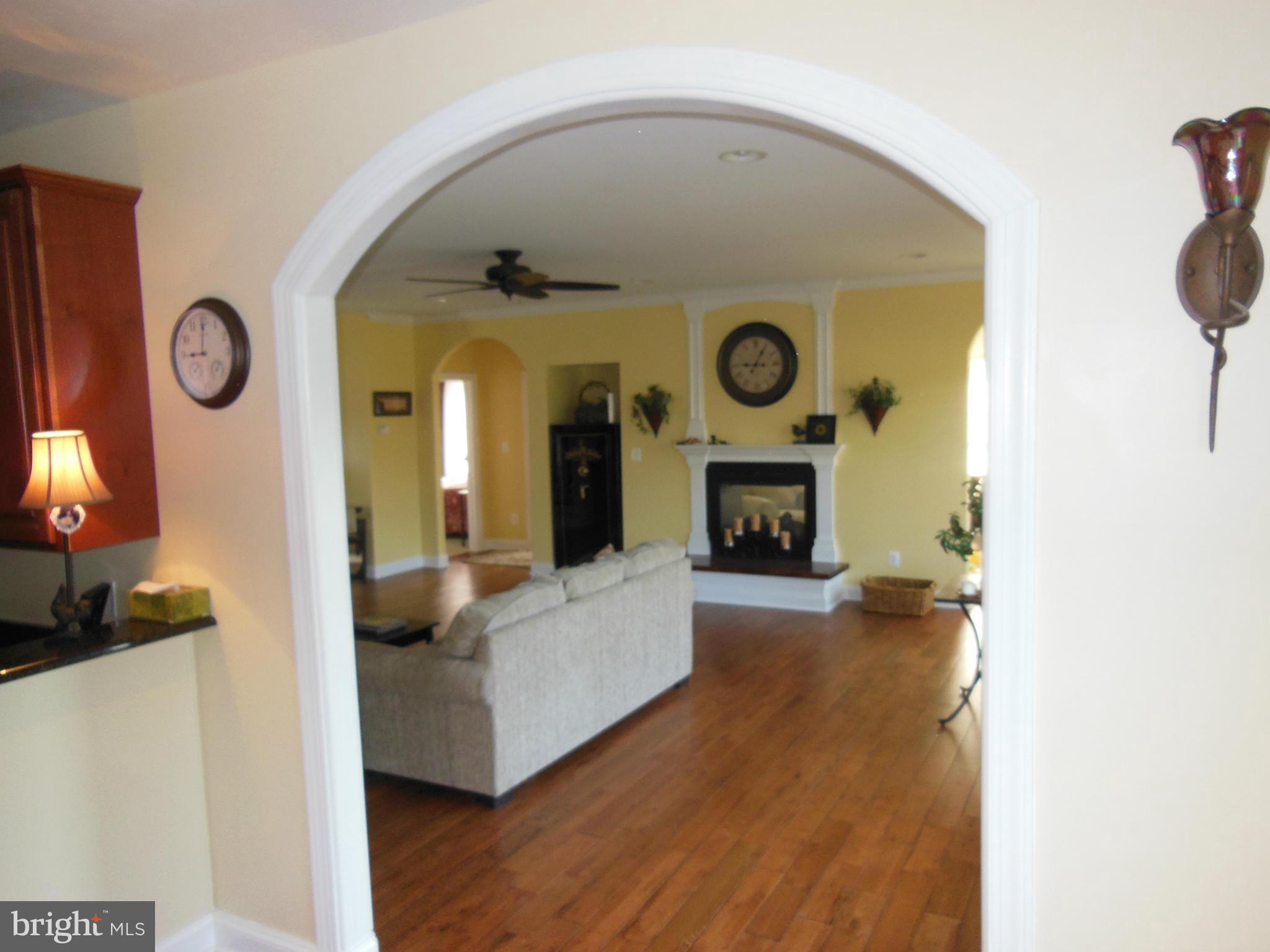 10366 Green Road Bealeton, VA 22712 - Photo 11 of 29 Family Room-Arched doorway
