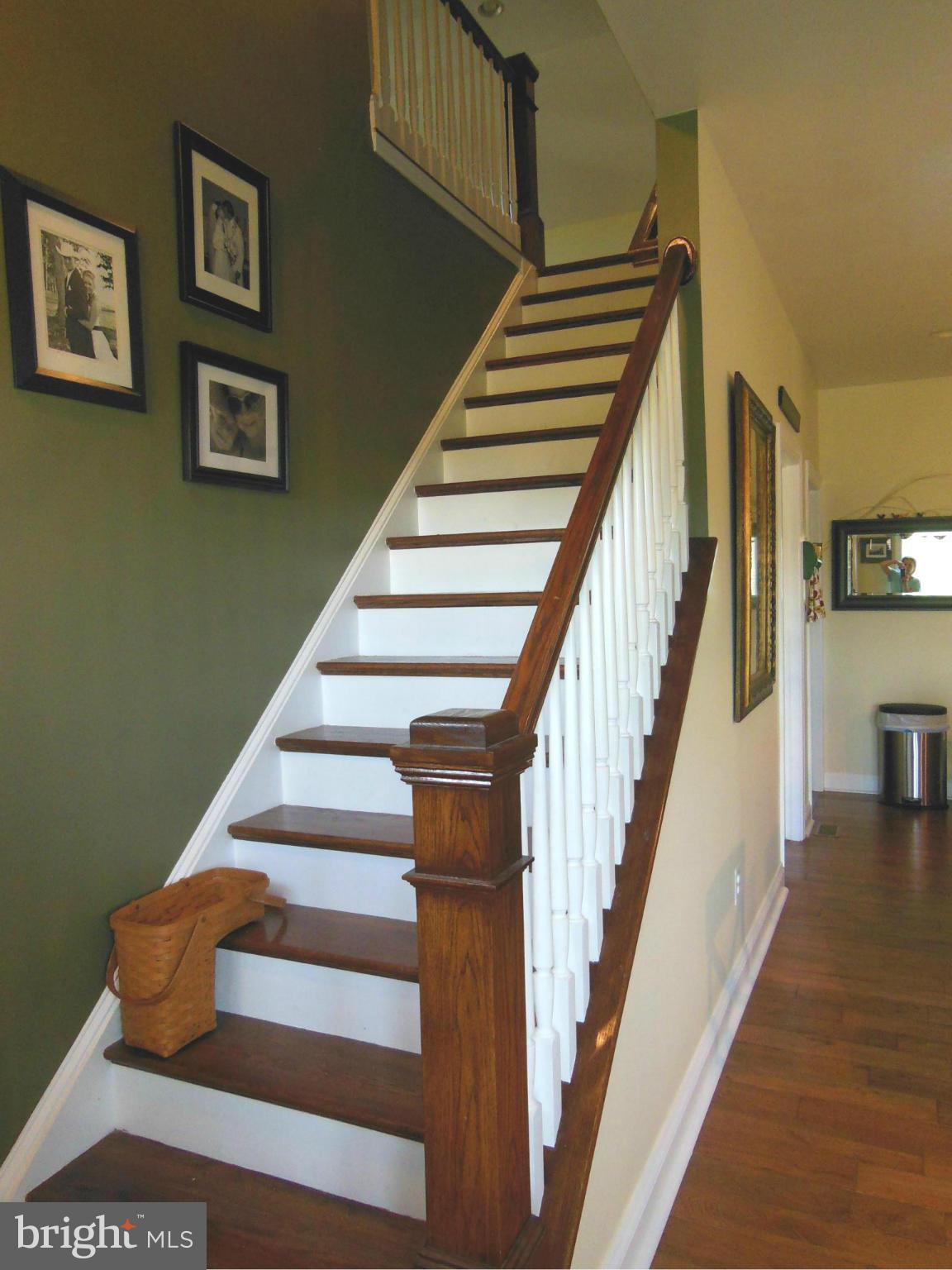 10366 Green Road Bealeton, VA 22712 - Photo 14 of 29 Wide Staircases