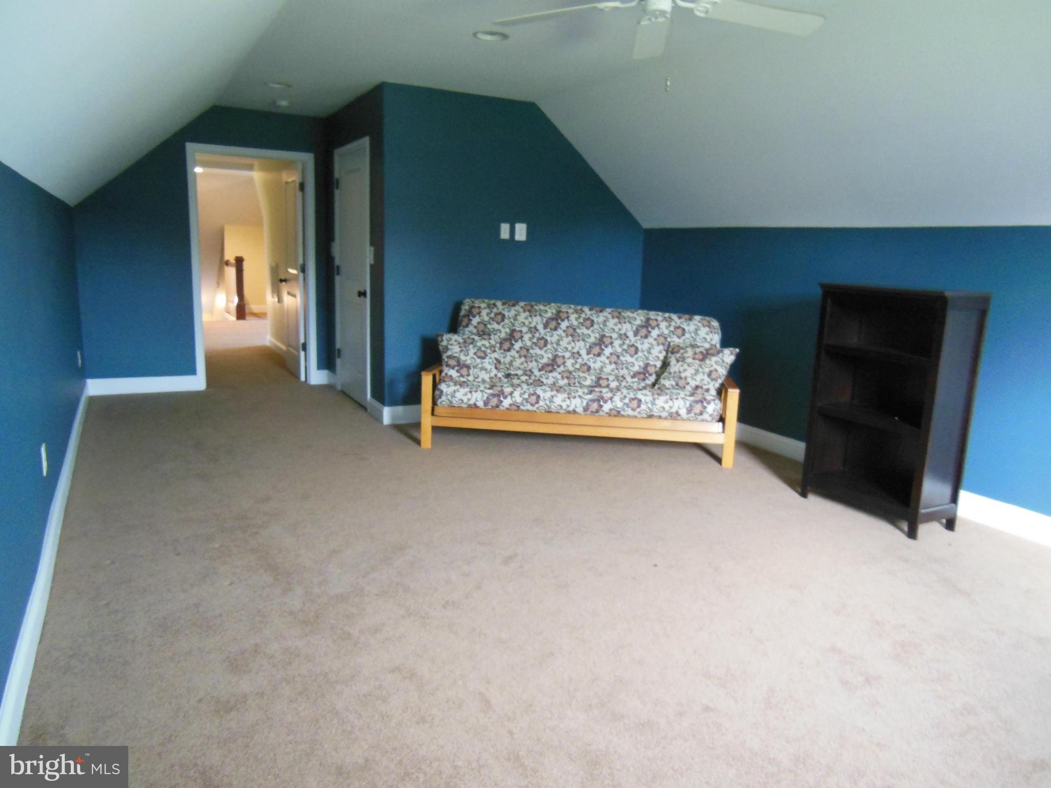10366 Green Road Bealeton, VA 22712 - Photo 15 of 29 Spacious upper level bedroom