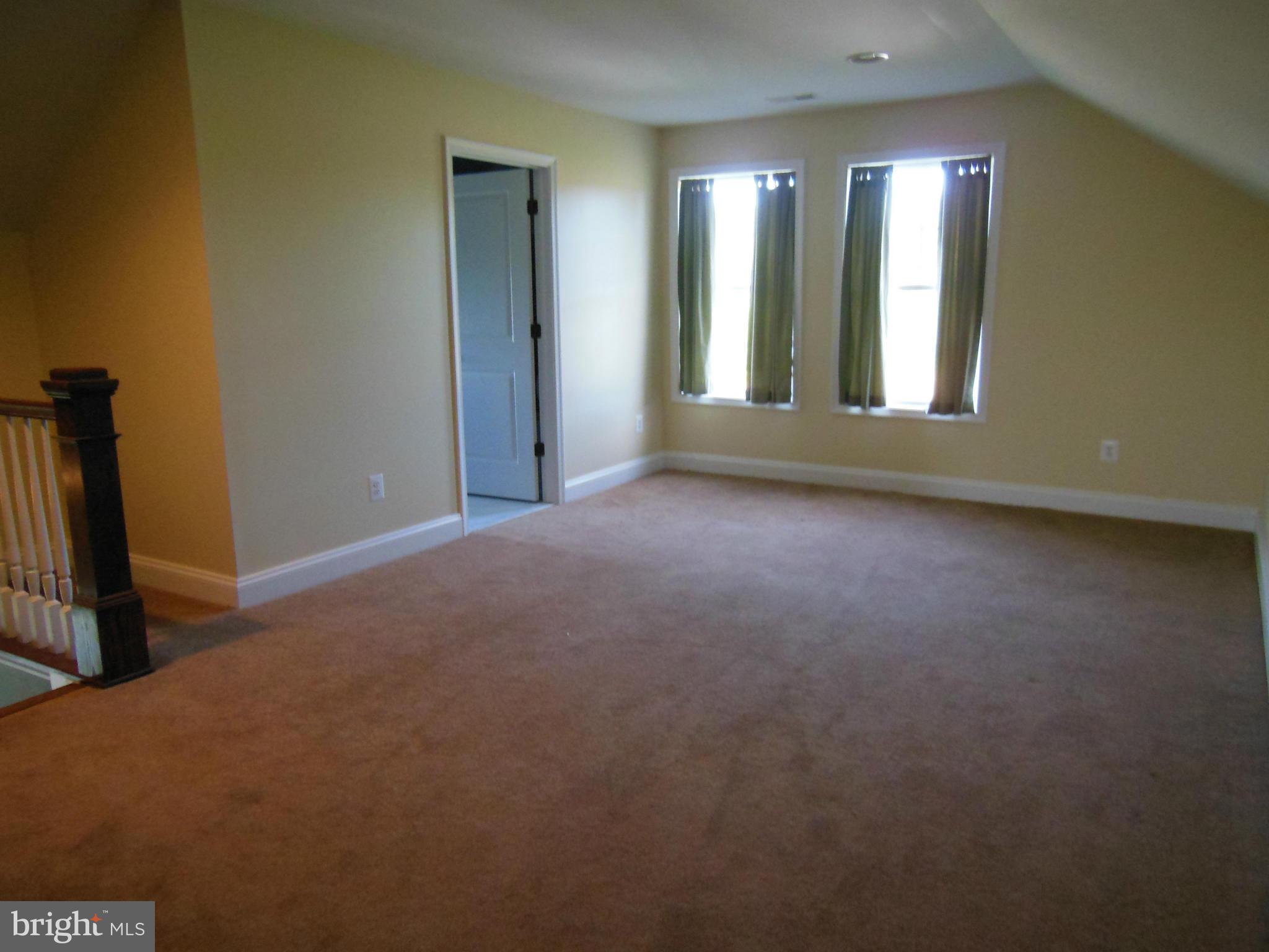 10366 Green Road Bealeton, VA 22712 - Photo 18 of 29 Upper level Sitting area
