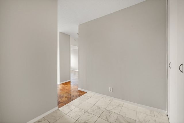 $726,000 | 85 East India Row, Unit 8H, Boston, MA 02110