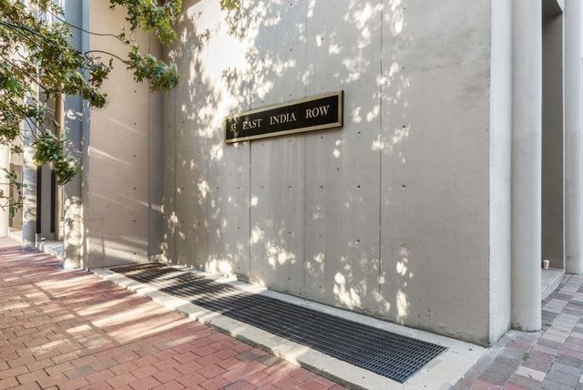 $726,000 | 85 East India Row, Unit 8H, Boston, MA 02110