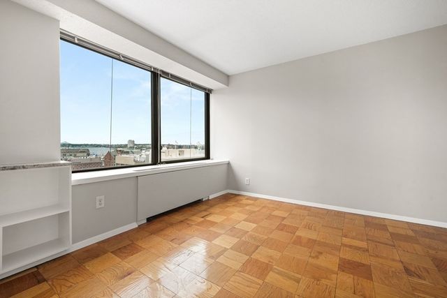 $726,000 | 85 East India Row, Unit 8H, Boston, MA 02110