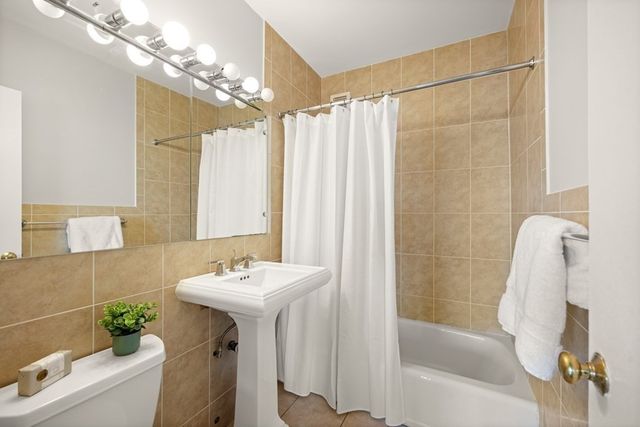 $726,000 | 85 East India Row, Unit 8H, Boston, MA 02110