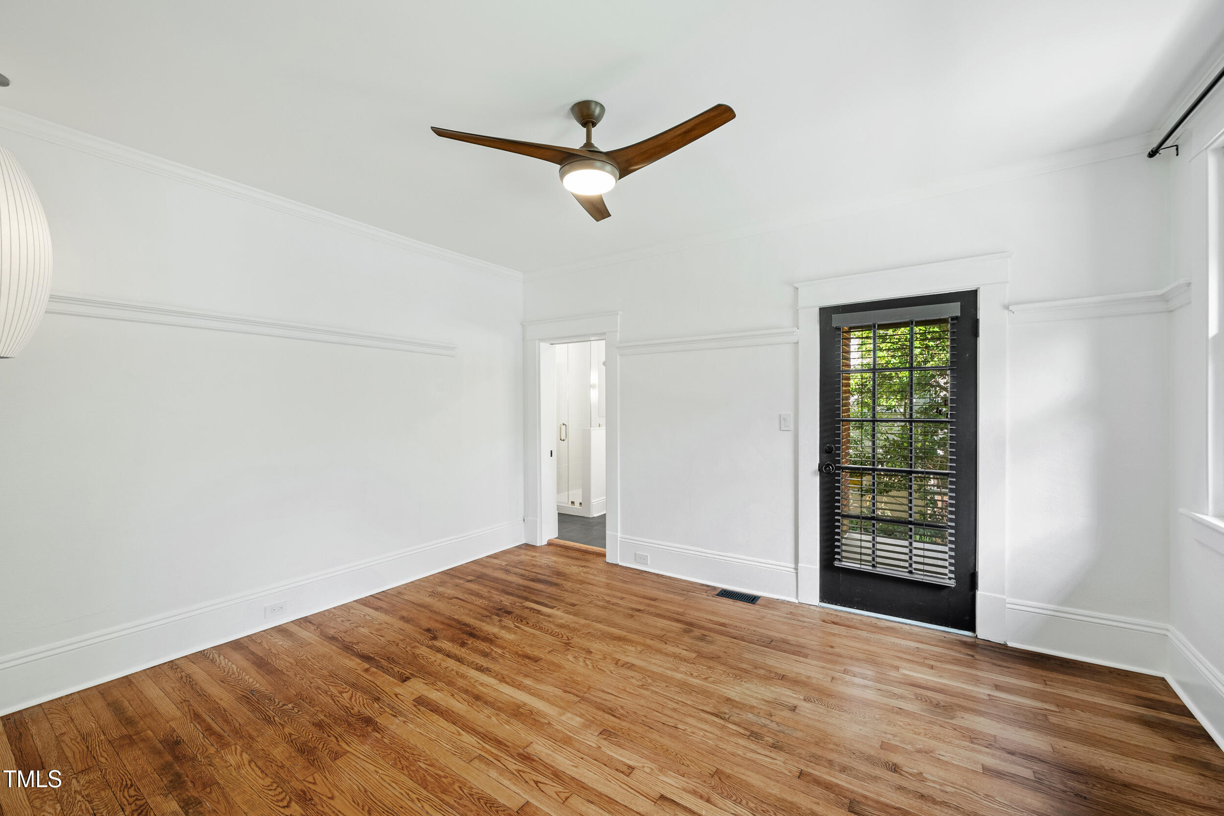 2705 Everett Avenue Raleigh, NC 27607 - Photo 16 of 43 8_2705 everett ave, interior, primary-12