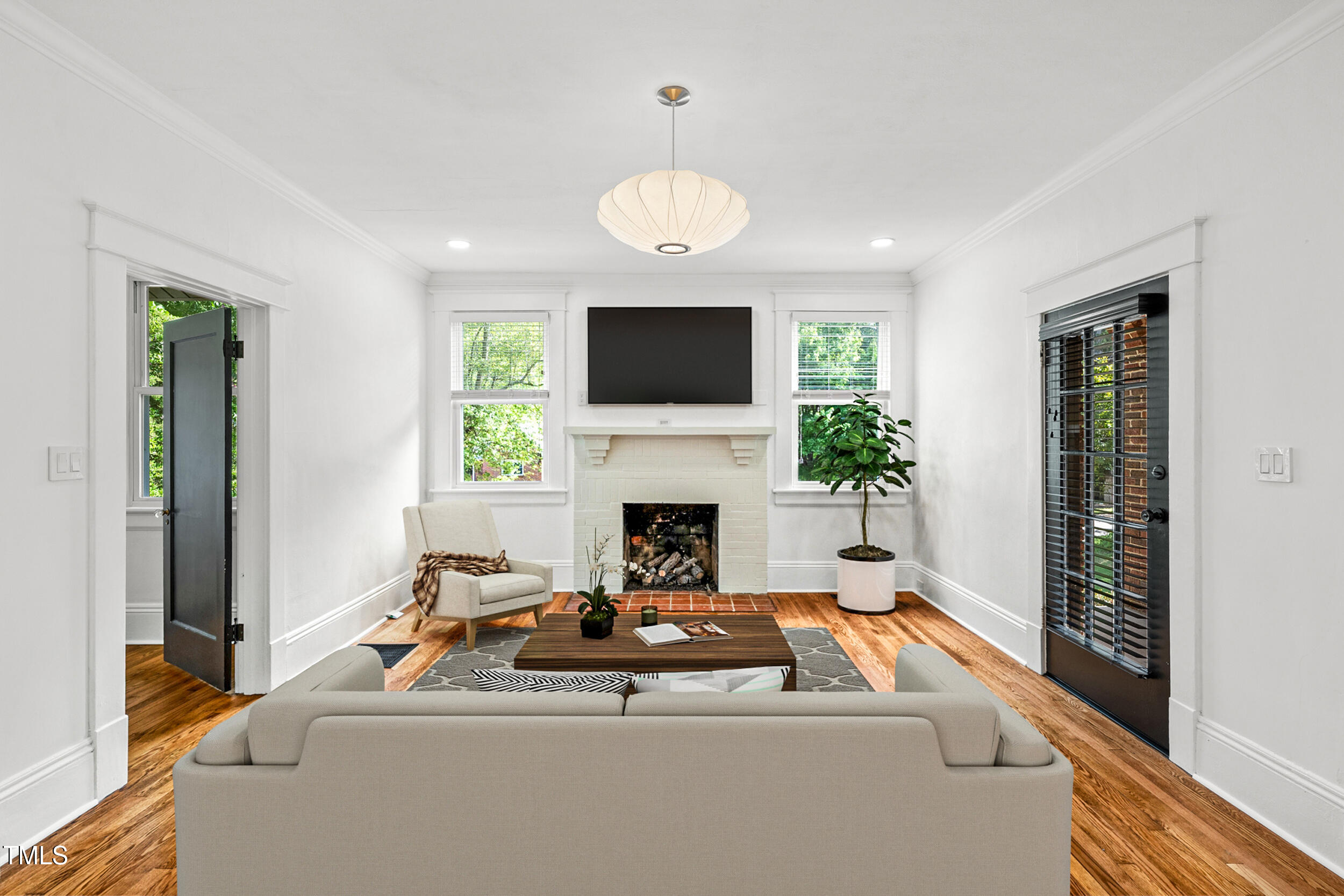 2705 Everett Avenue Raleigh, NC 27607 - Photo 7 of 43 livingroomrear