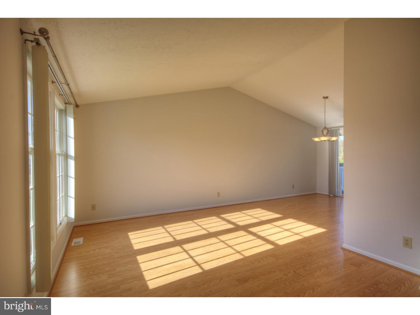 211 Glasgow Road Williamstown, NJ 08094 - Photo 4 of 25 Gallery Image 4