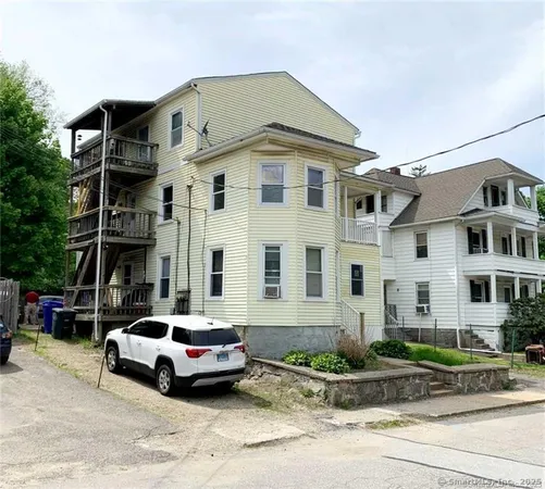$1,250 | 60 Oak Avenue, Unit 3, Torrington, CT 06790