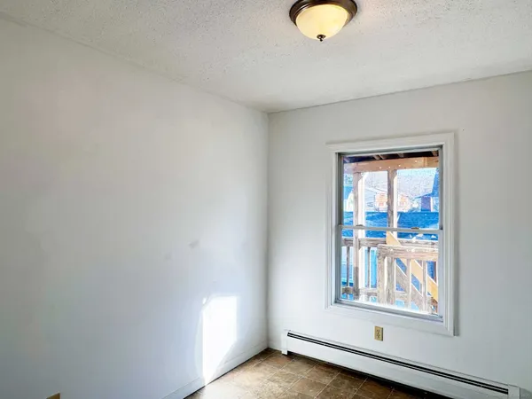 $1,250 | 60 Oak Avenue, Unit 3, Torrington, CT 06790