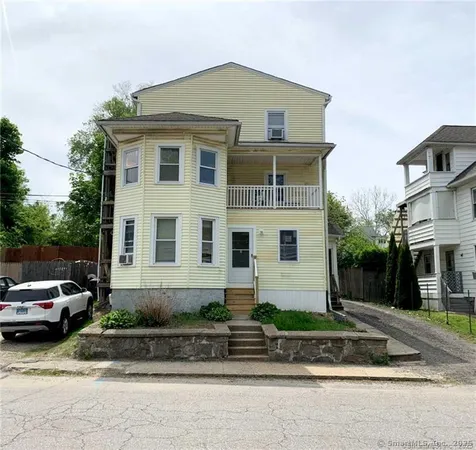 $1,250 | 60 Oak Avenue, Unit 3, Torrington, CT 06790