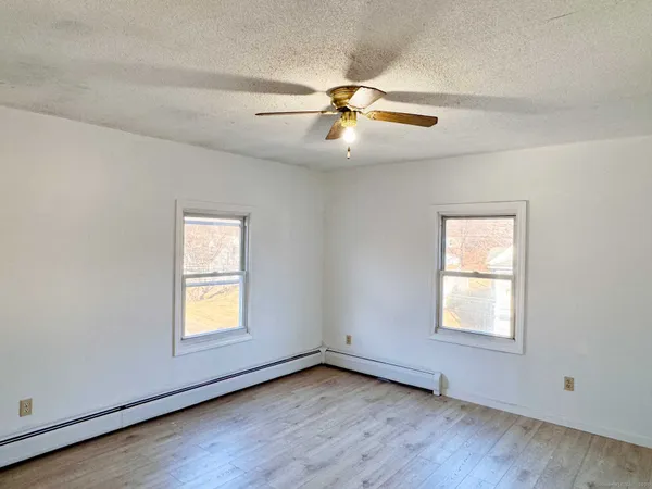 $1,250 | 60 Oak Avenue, Unit 3, Torrington, CT 06790