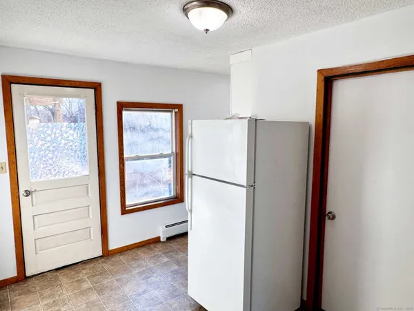 $1,250 | 60 Oak Avenue, Unit 3, Torrington, CT 06790