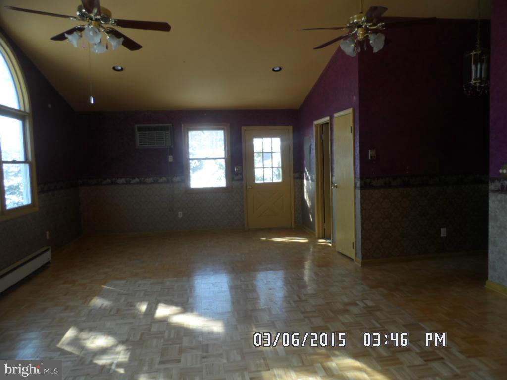 834 Orems Road Baltimore, MD 21221 - Photo 3 of 15 a view of entryway