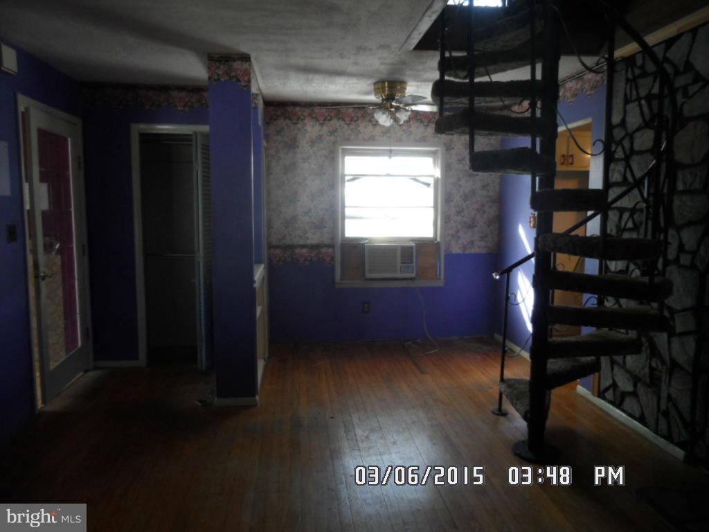 834 Orems Road Baltimore, MD 21221 - Photo 6 of 15 a view of entryway